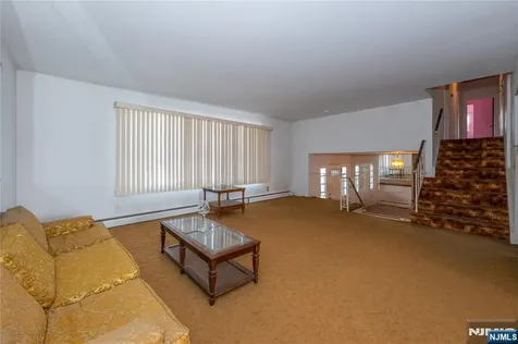 409 W Anderson Street Hackensack NJ 07601
