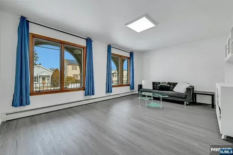 34 Locust Street Elmwood Park NJ 07407