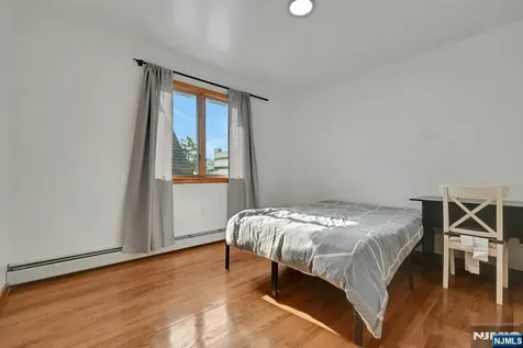 34 Locust Street Elmwood Park NJ 07407