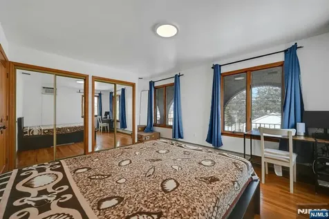 34 Locust Street Elmwood Park NJ 07407