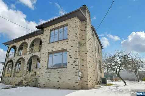 34 Locust Street Elmwood Park NJ 07407