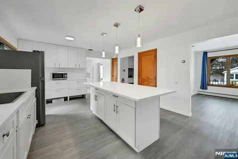 34 Locust Street Elmwood Park NJ 07407