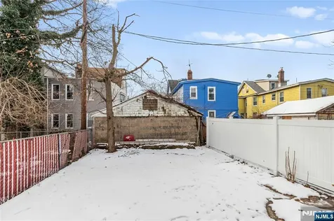 216 Renner Avenue Newark NJ 07112