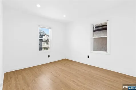 216 Renner Avenue Newark NJ 07112