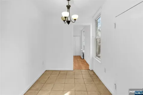 564 Hudson Avenue Weehawken NJ 07086