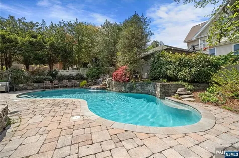 225 Hillside Avenue Nutley NJ 07110