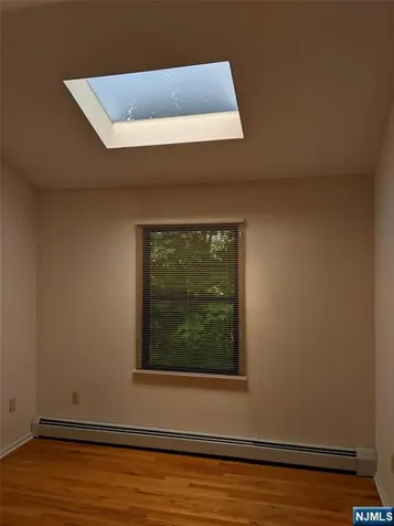 39 1 & 2 Smith Waldwick NJ 07463
