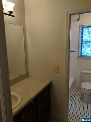 39 1 & 2 Smith Waldwick NJ 07463