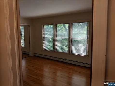 39 1 & 2 Smith Waldwick NJ 07463
