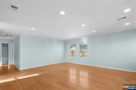 219-221 Clinton Place Newark NJ 07112