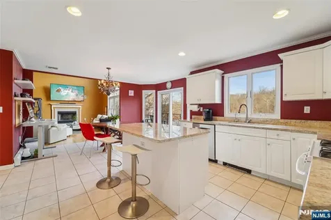 185 Summit Avenue Pompton Lakes NJ 07442