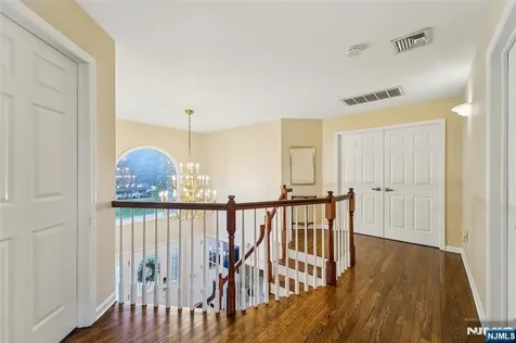 185 Summit Avenue Pompton Lakes NJ 07442