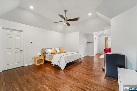 185 Summit Avenue Pompton Lakes NJ 07442