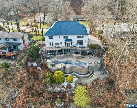 185 Summit Avenue Pompton Lakes NJ 07442