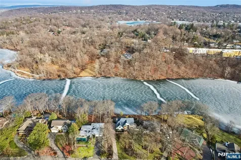 185 Summit Avenue Pompton Lakes NJ 07442