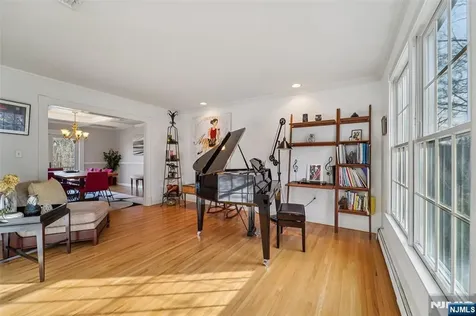 185 Summit Avenue Pompton Lakes NJ 07442