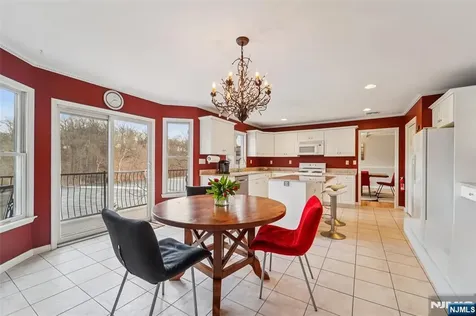185 Summit Avenue Pompton Lakes NJ 07442