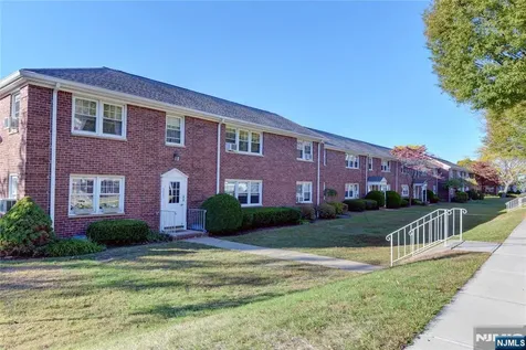 255 Bogert River Edge NJ 07661
