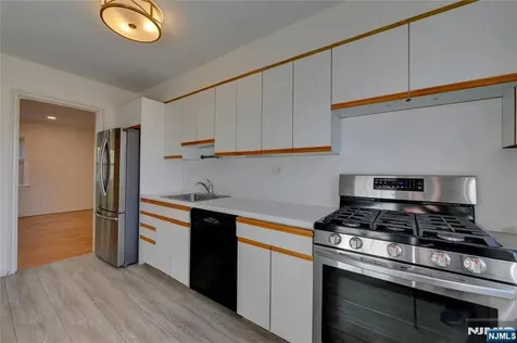 255 Bogert River Edge NJ 07661