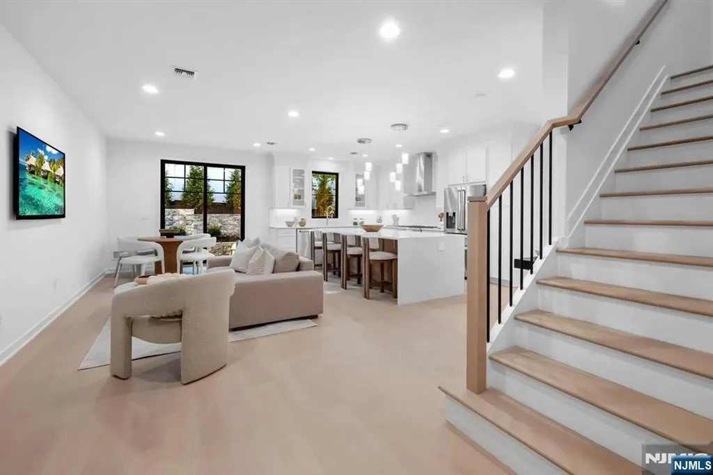 19 Fey Place Oradell NJ 07649