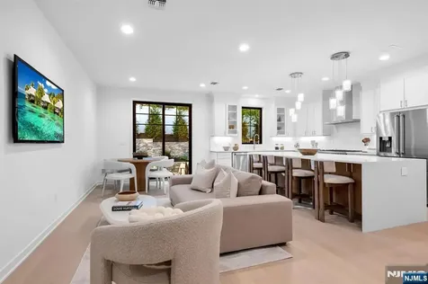19 Fey Place Oradell NJ 07649