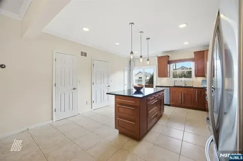 331 Undercliff Avenue Edgewater NJ 07020