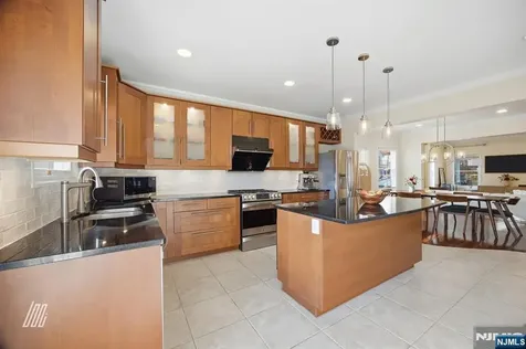 331 Undercliff Avenue Edgewater NJ 07020