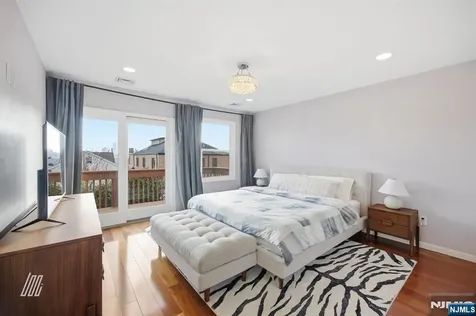 331 Undercliff Avenue Edgewater NJ 07020