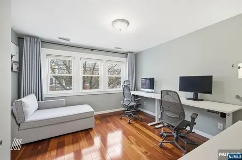 331 Undercliff Avenue Edgewater NJ 07020