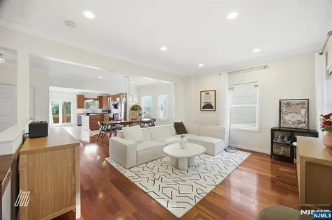 331 Undercliff Avenue Edgewater NJ 07020