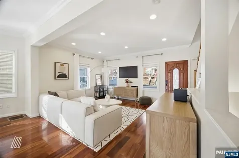331 Undercliff Avenue Edgewater NJ 07020