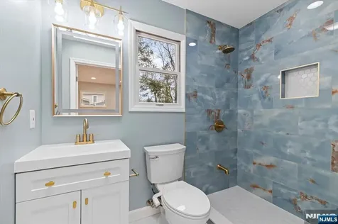 229 Standish Road Paramus NJ 07652
