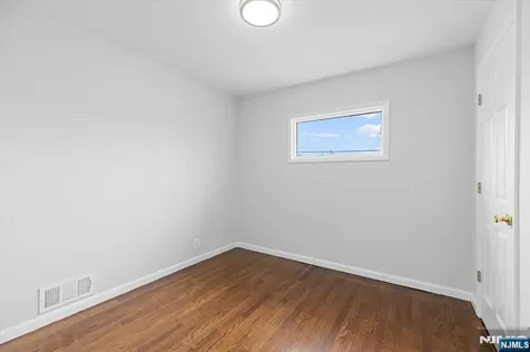 229 Standish Road Paramus NJ 07652