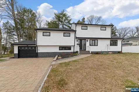 229 Standish Road Paramus NJ 07652