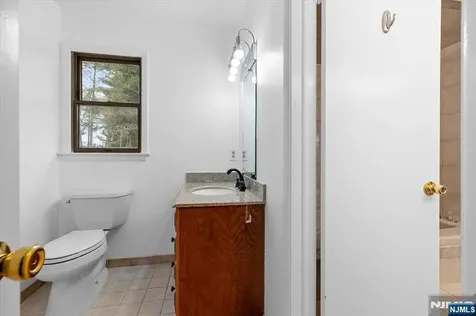 229 Standish Road Paramus NJ 07652