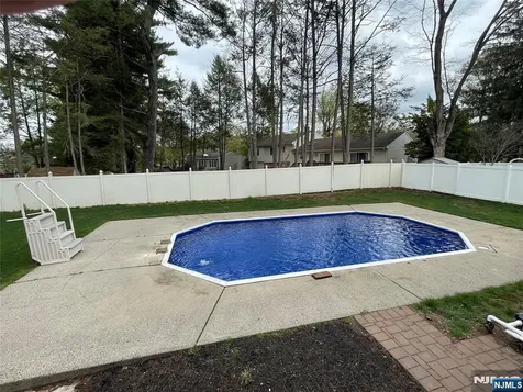 229 Standish Road Paramus NJ 07652