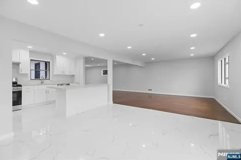 229 Standish Road Paramus NJ 07652