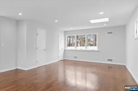 229 Standish Road Paramus NJ 07652