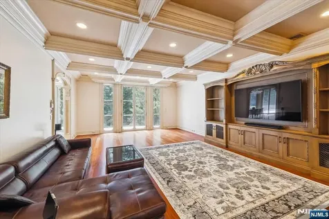 47 Fox Hedge Road Saddle River NJ 07458