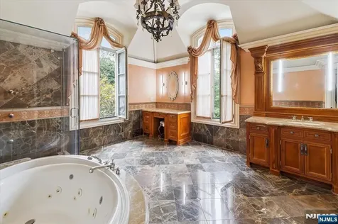 47 Fox Hedge Road Saddle River NJ 07458