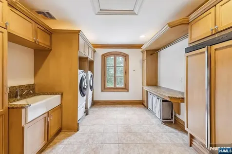 47 Fox Hedge Road Saddle River NJ 07458