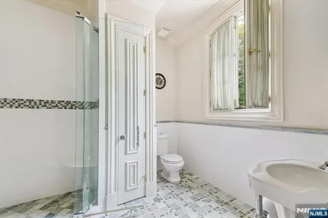 47 Fox Hedge Road Saddle River NJ 07458