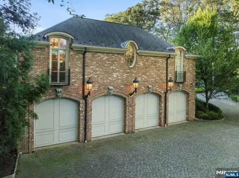 47 Fox Hedge Road Saddle River NJ 07458