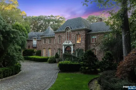 47 Fox Hedge Road Saddle River NJ 07458