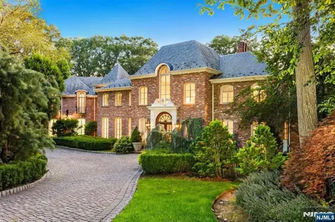 47 Fox Hedge Road Saddle River NJ 07458