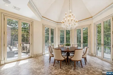 47 Fox Hedge Road Saddle River NJ 07458