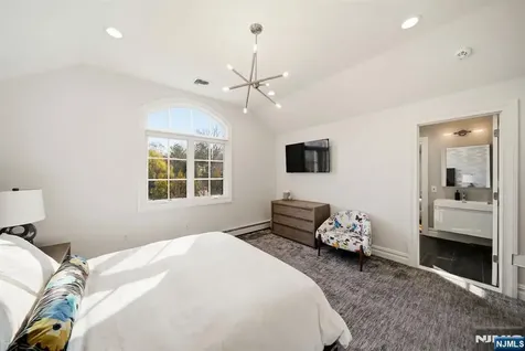 257 Truman Drive Cresskill NJ 07626