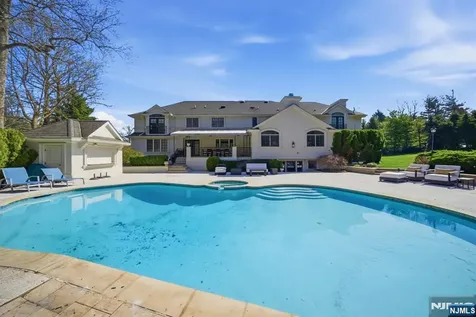 257 Truman Drive Cresskill NJ 07626