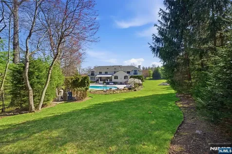 257 Truman Drive Cresskill NJ 07626