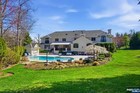 257 Truman Drive Cresskill NJ 07626